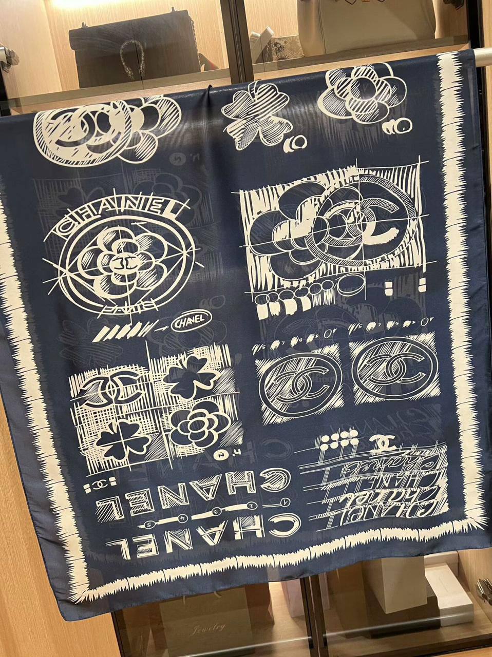Silk scarf
40 dhs❣️

Zain60
❣️❣️❣️