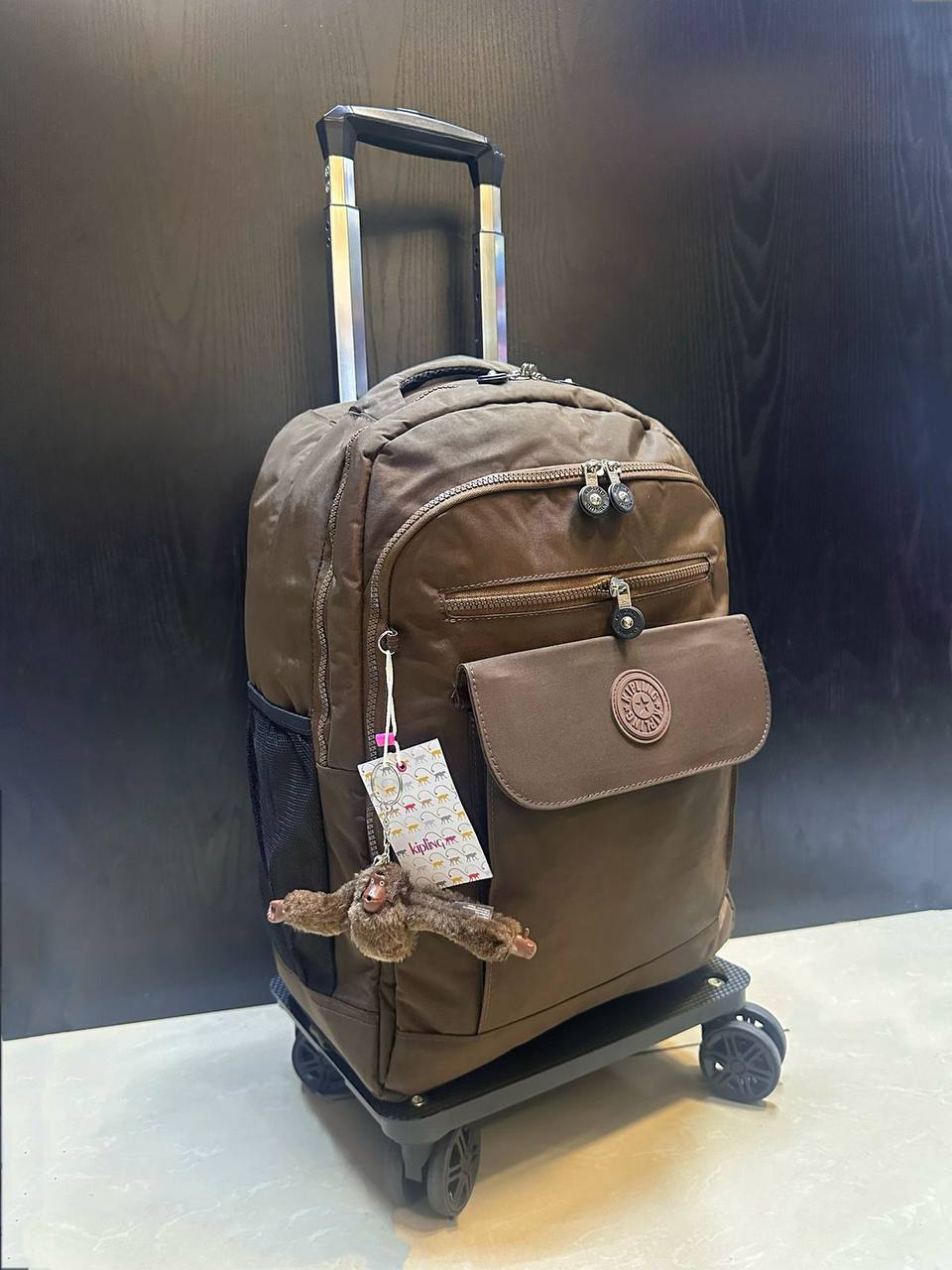 Kipling luggage 

good quality 

special offer 

120 dhs…🇦🇪🇦🇪
Zain295
♥️♥️♥️