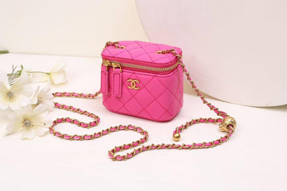 CHANEL 

NEW CAME GOOD QUALITY 
WITH BOX  
🎁🎁🎁

90 dhs🌺

SIZE: 12cm

Zain39
♥️♥️♥️
