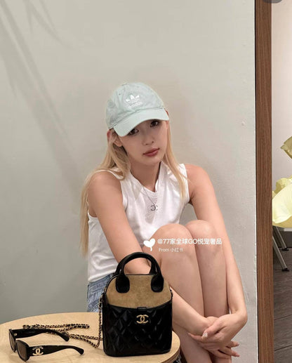 Chanel
110 dhs✅
with box
Size:18.5/7/18

Zain07
❣️❣️❣️