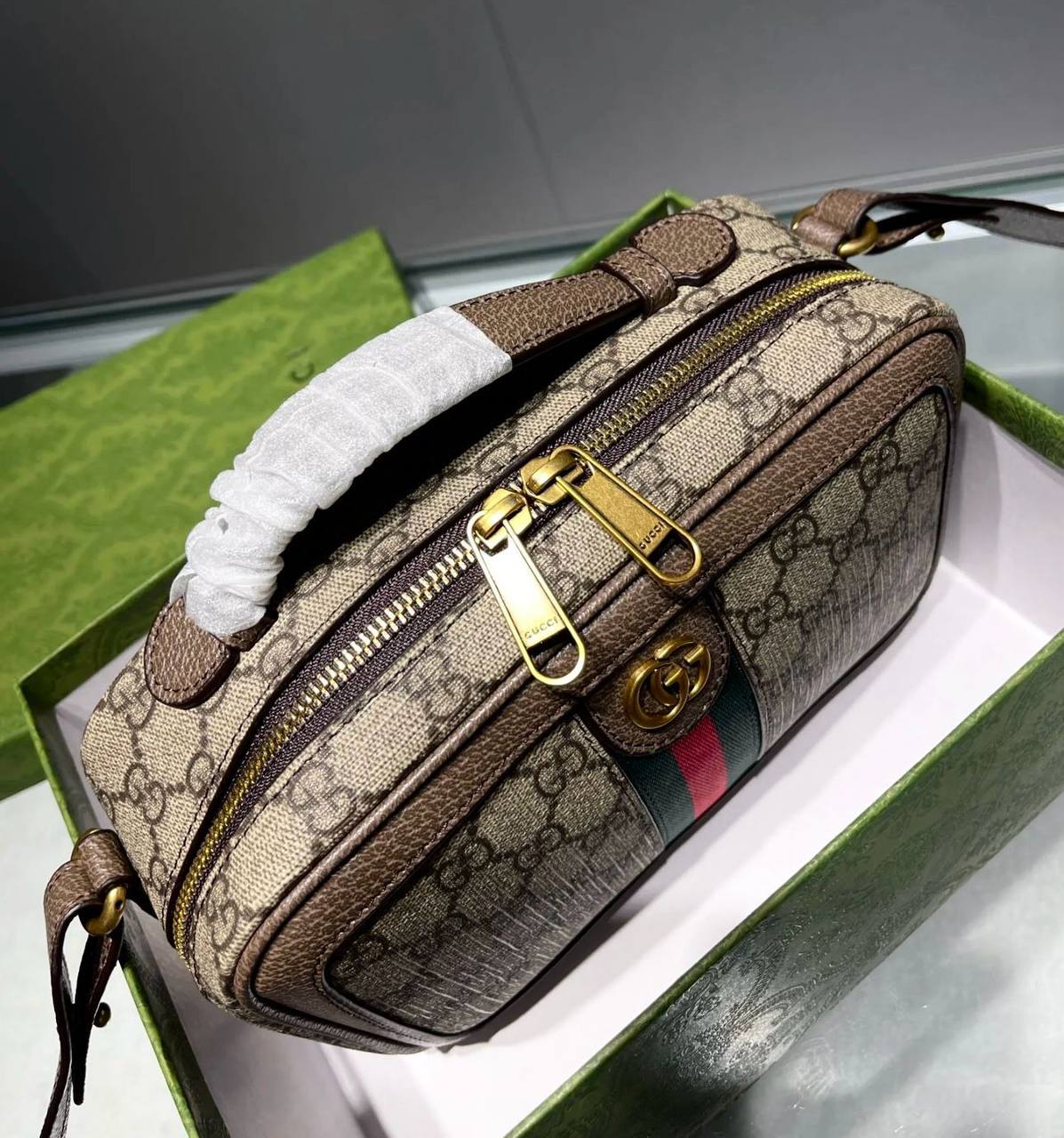 GUCCI 
UNISEX GOOD QUALITY 
WITH BOX 
🎁🎁🎁

95 dhs✅

Zain39
♥️♥️♥️