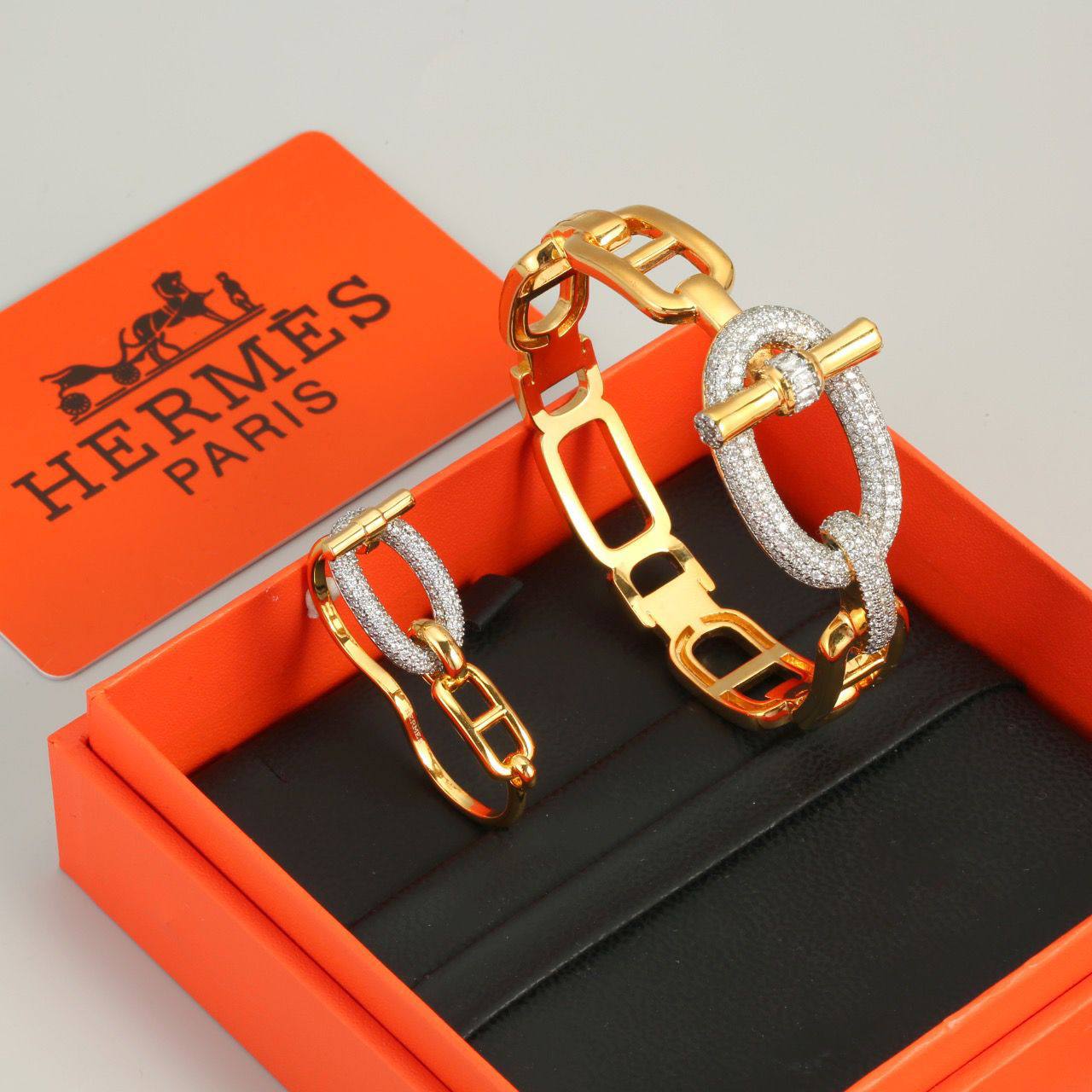 Necklace 
Bangle 
Earring
Ring
With normal box 250 dhs🪙💚
With master box 270 dhs🪙💚
BANGLE RING SET 100 dhs🪙💚

NECKLACE EARRINGS 
SET 150 dhs🪙💚

Zain89
♥️♥️♥️