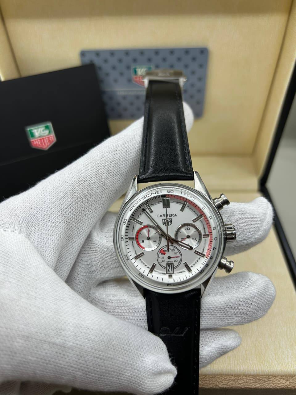 Tag heaur Men
*Good quality*
*Battery*
*Chronograph*
320 dhs✅

Zain29
♥️♥️♥️