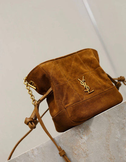 YSL
110 dhs🗽
SIZE：26×18×12.5cm
Good quality 

with box
🎁🎁🎁

Zain35
♥️♥️♥️