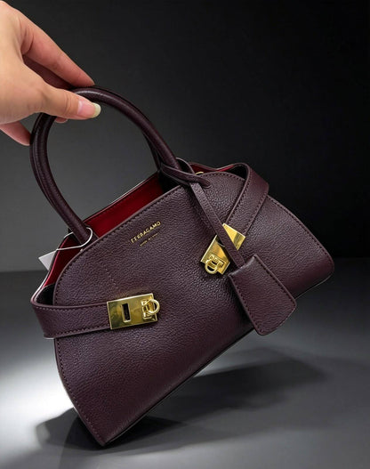 New arrival
Ferragamo

28cm
without box
110 dhs🇦🇪🇦🇪

Zain118
♥️♥️♥️