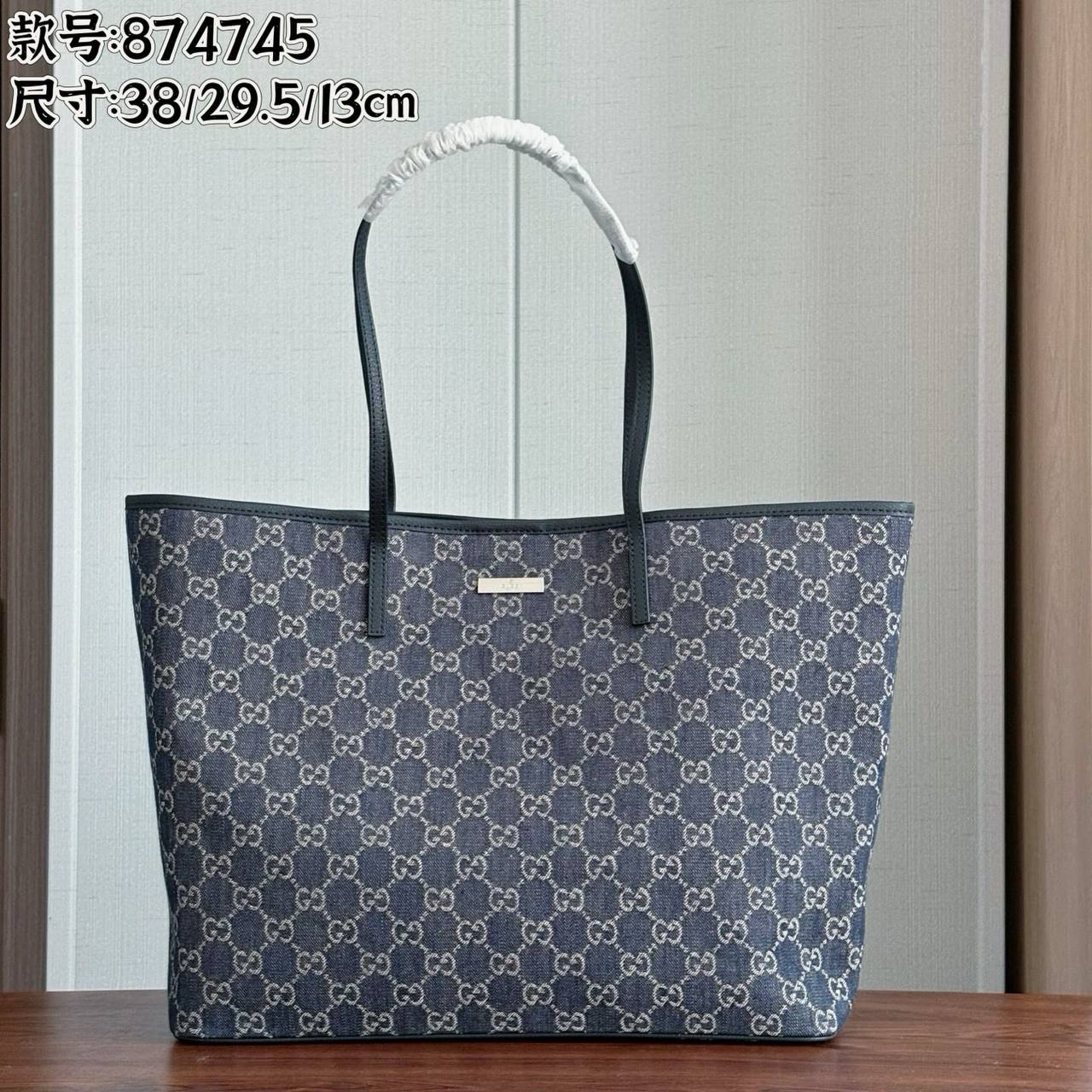 Gucci 
Master🌺🌺
size :38×29.5×13  
260 dhs💓

Zain114
♥️♥️♥️
