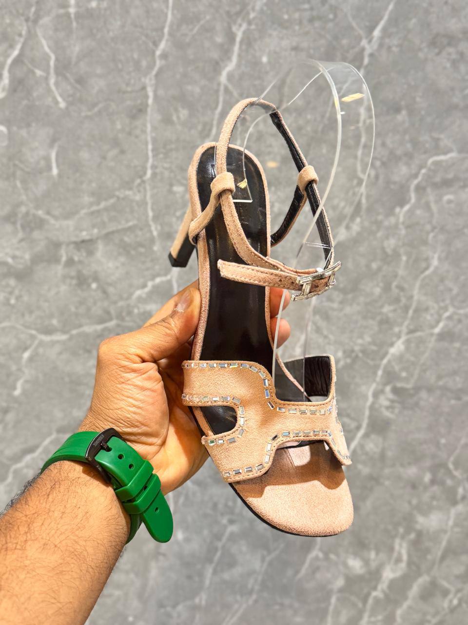 Hermes 
Size 36 to 41
110 dhs🪙💚

Zain21
♥️♥️♥️