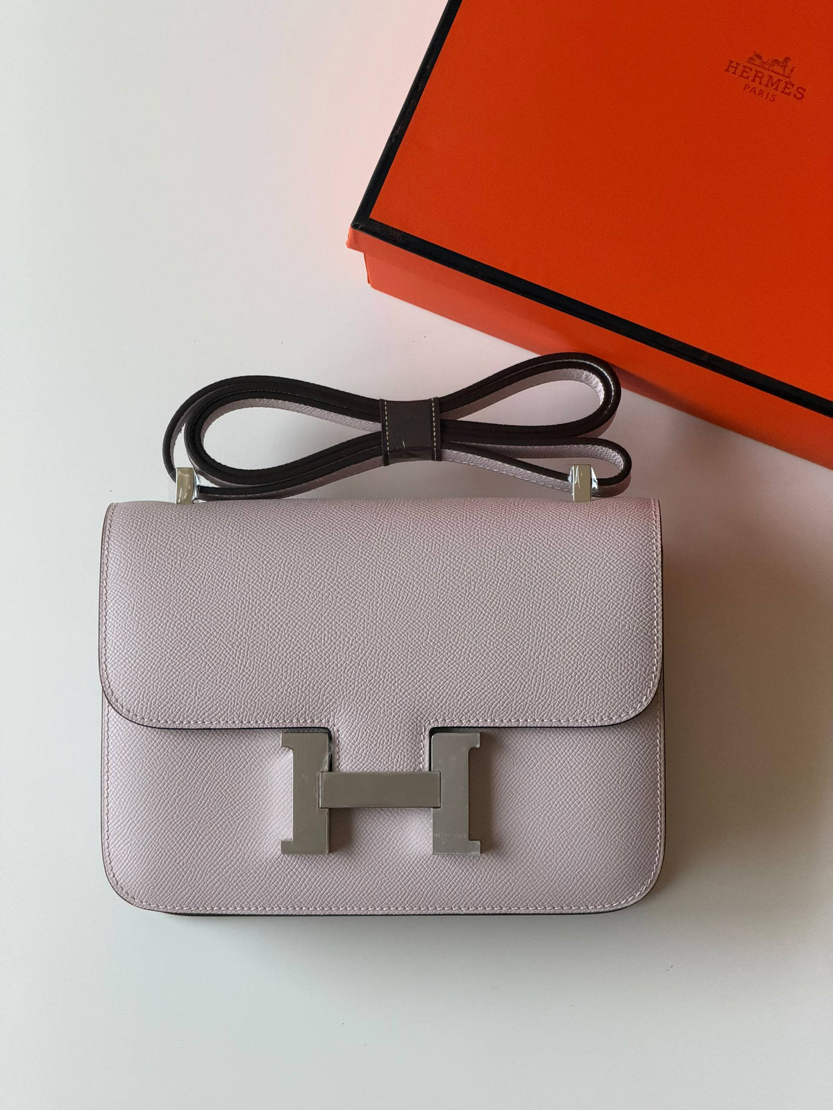 Hermes constance 

23cm💕

master quality😍
with box❤️
540 dhs🇦🇪🇦🇪

Zain52
♥️♥️♥️