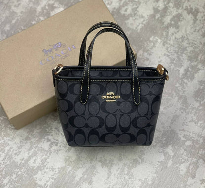 COACH

110 dhs✅

with box
🎁🎁🎁

Zain175
♥️♥️♥️