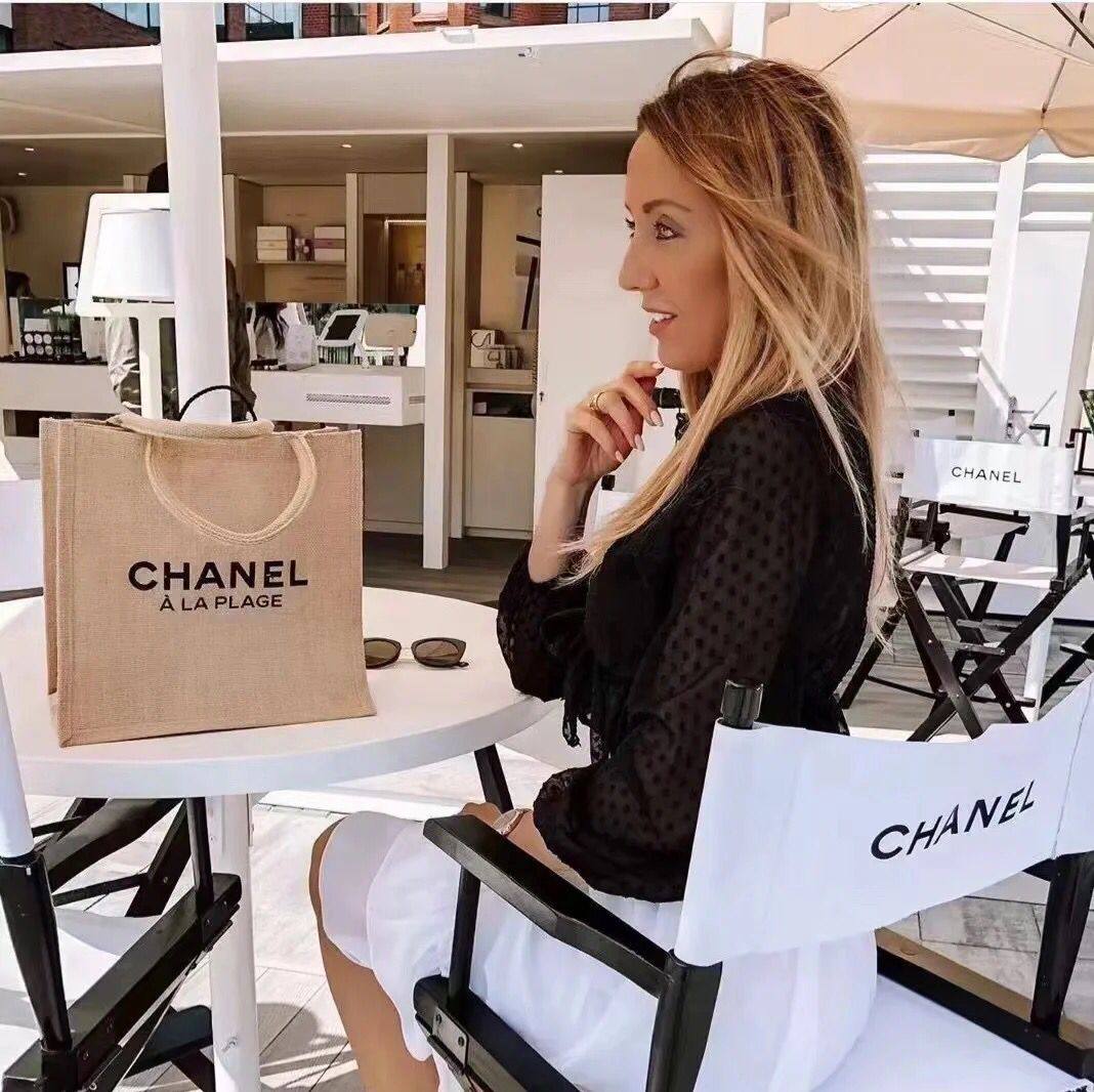 Chanel
90 dhs🪙🌺
size:31/30/15

Zain07
♥️♥️♥️