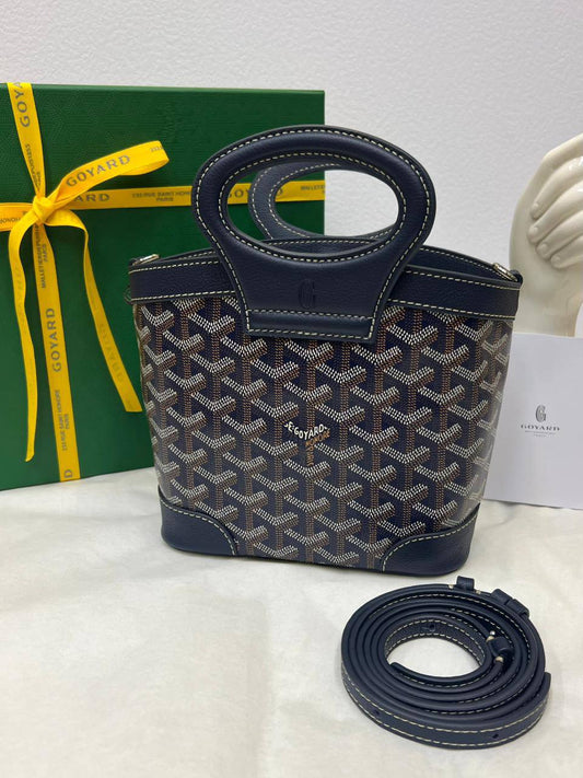 Goyard✨💕✨
New collection ✨✨✨
SuperMaster Quality 🔥🔥
Available Now ❤️❤️❤️
For Price 👇 WhatsApp✅
0568585901 
0507557372
0552275751 Owner Zain 👌

Zain252
♥️♥️♥️