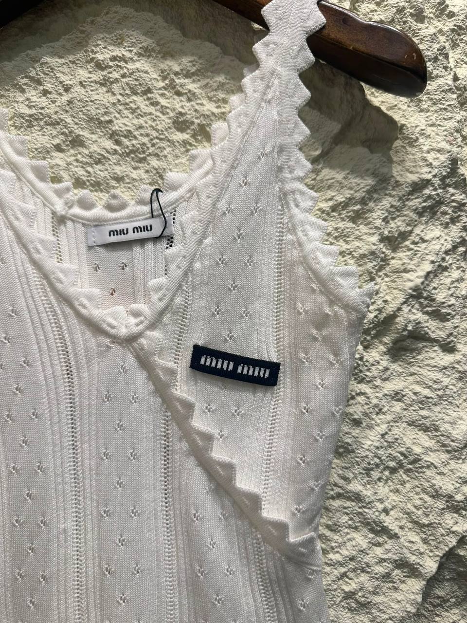 MIU MIU
Women’s Top
Master Quality 
SML
230 dhs✅

Zain276
♥️♥️♥️