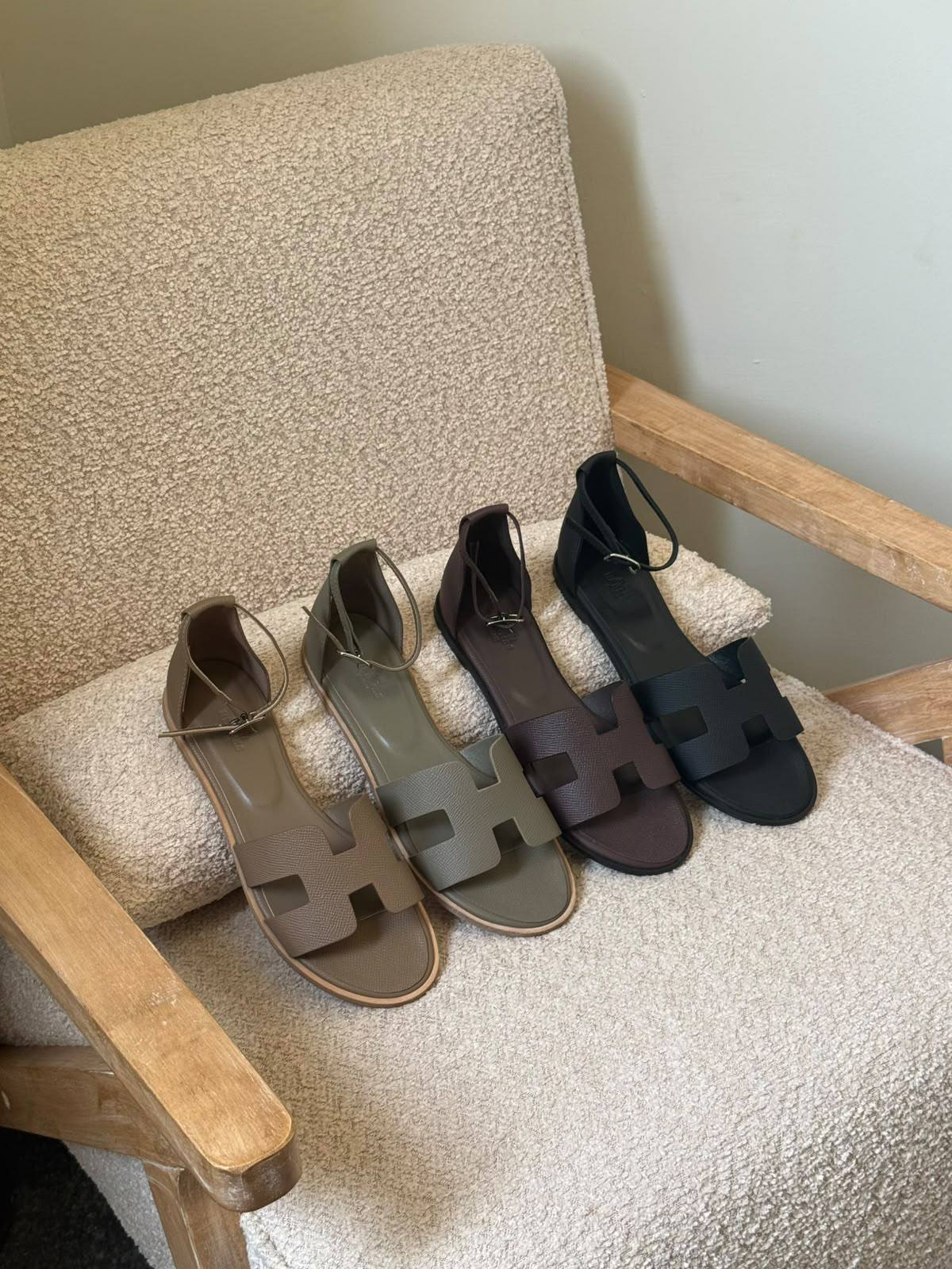 Hermes

𝐒𝐢𝐳𝐞𝐬: 𝟑𝟔 — 𝟒𝟏

430 dhs🇦🇪🇦🇪
Zain298
♥️♥️♥️