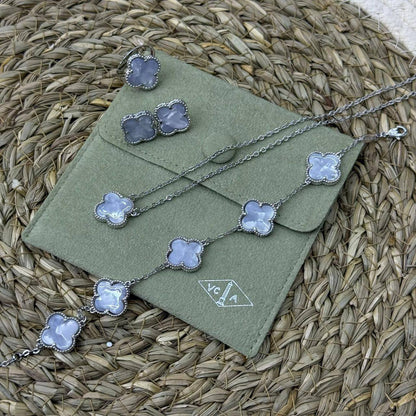 VCA SET ❤️‍🔥*
Necklace 🌸
Earring ✨
Bracelet 🍁
Ring 💍 free size ❣️
Stainless Steel 💯
Non tarnish 💯
With normal boxes 📦 
45 dhs✅
With master box 🗃️ 
75 dhs✅

Zain216
♥️♥️♥️