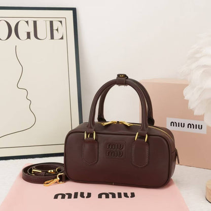 Miu Miu
100 dhs🇦🇪🇦🇪
good-quality with box

Zain35
♥️♥️♥️