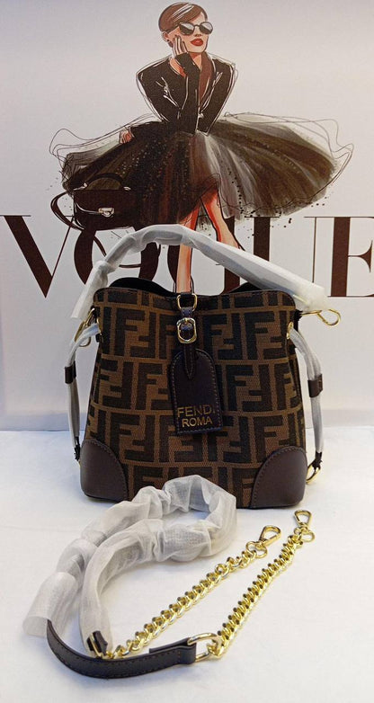 Fendi
Best quality

With box’s
🎁🎁🎁

110 dhs✅
size 21cm

Zain158
♥️♥️♥️