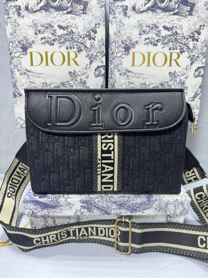 Gucci - Fendi - Dior
With box 
🎁🎁🎁

75 dhs❣️

Zain136
♥️♥️♥️