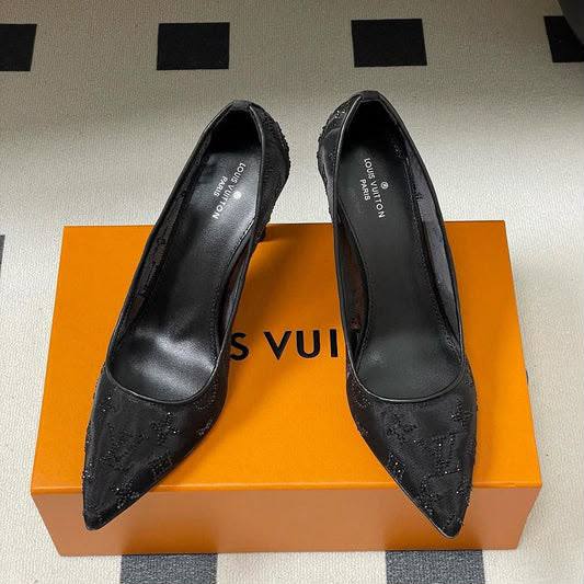 LV HEEL
GOOD QUALITY
105 dhs✅

Zain40
♥️♥️♥️