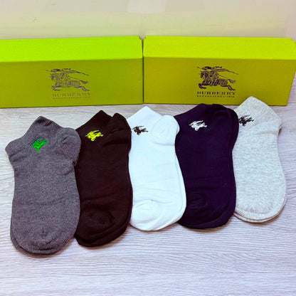NEW CAME
SOCKS 
GOOD QUALITY 
40 dhs✅
(IN ONE BOX 5 PAIRS)

Zain40
♥️♥️♥️