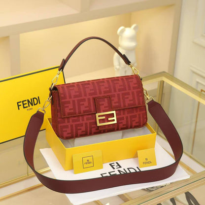Fendi
size 26 cm 
Good quality 

90 dhs💓

with box
🎁🎁🎁

Zain278
♥️♥️♥️