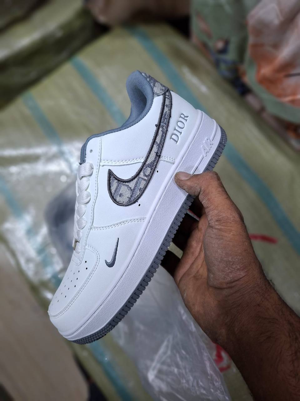 NIKE
Size 40 to 45
95 dhs💓

Zain27
♥️♥️♥️