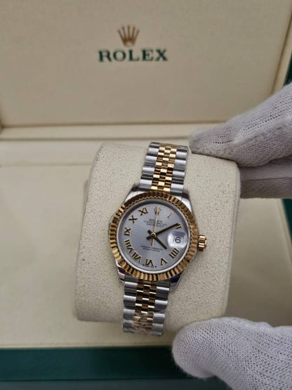*♛ROLEX♛*
Rolex
_DATE-JUST 28MM 
Swiss Movement🇨🇭
Water Resistant 💧
Sapphire Crystal 
Super Master Quality 
With Original Box  📦🛍️
For Price 👇 WhatsApp✅
0568585901 
0507557372
0552275751 Owner Zain 👌

Zain282
♥️♥️♥️