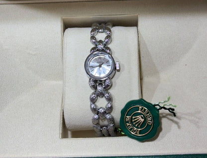 Rolex
Women ... ……23mm---🌹🌹🌹

290 dhs💓

Zain108
♥️♥️♥️