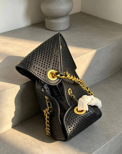 CHANEL 

NEW CAME 

HIGH QUALITY 

125 dhs🇦🇪🇦🇪

Zain39
♥️♥️♥️