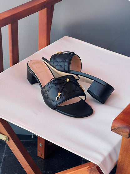 DIOR
Size 36-41
_Super master high quality_🪡
450 dhs✅

Zain176
♥️♥️♥️