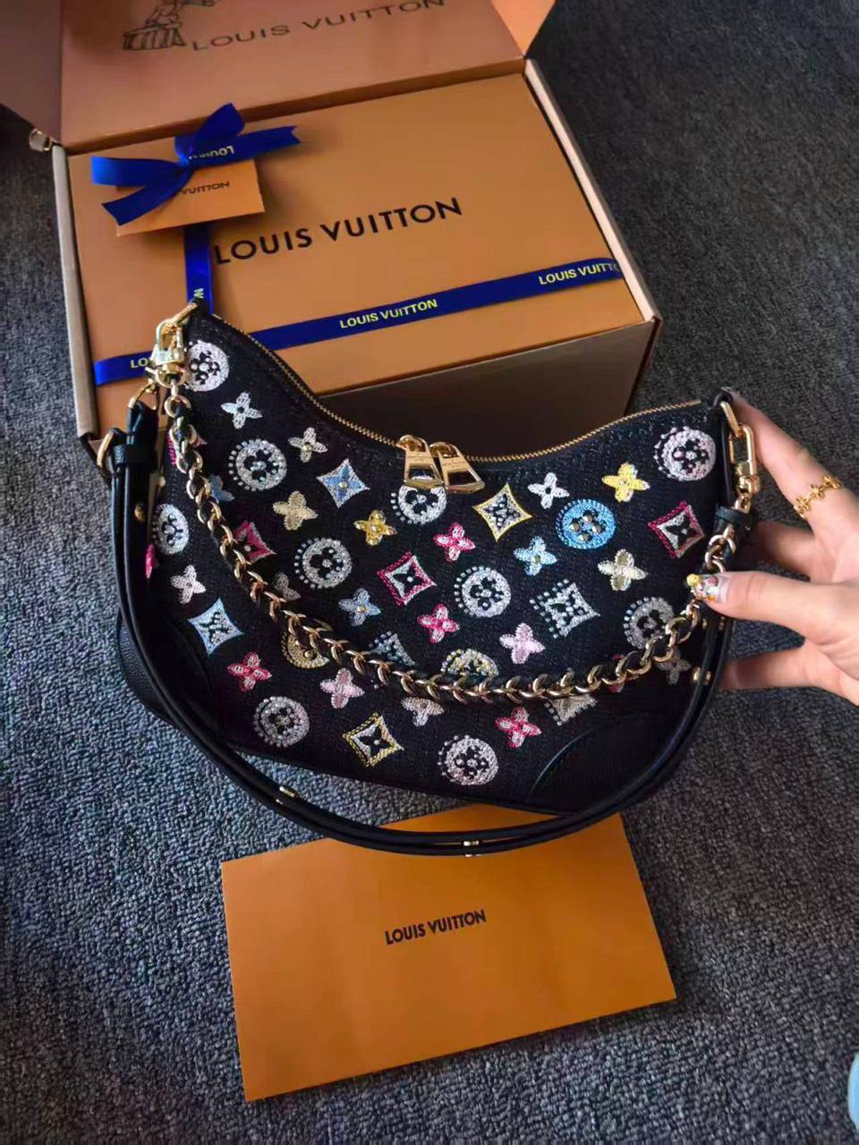 LV
Master🌺🌺
360 dhs✅ New Stock 

Zain297
♥️♥️♥️