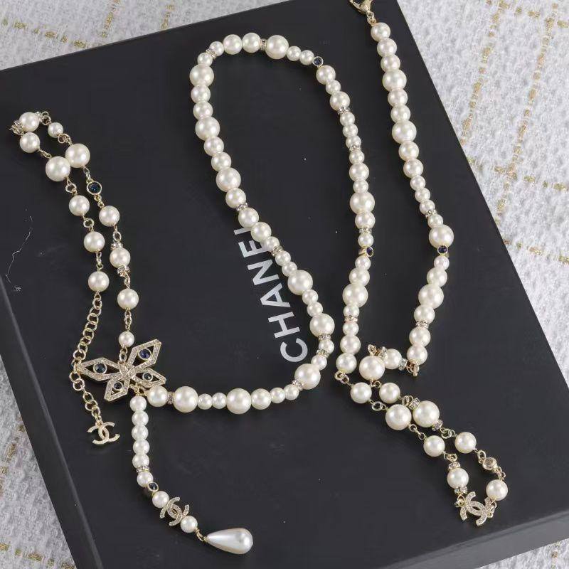 Chanel Necklace* 🦋
Master quality 

*100* AED normal box 📦

Zain48
♥️♥️♥️
