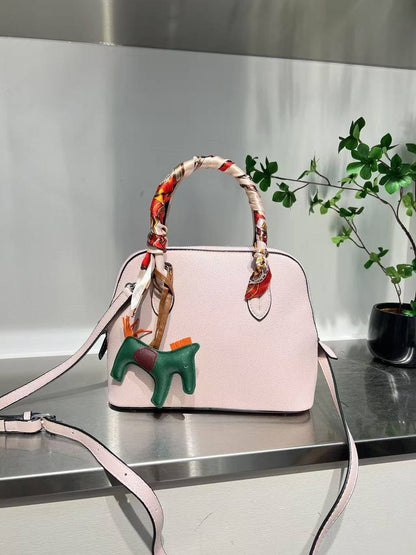HERMES
ʙᴏʟɪᴅᴇ
ᴡɪᴛʜ ʟᴏɴɢ ʙᴇʟᴛ sᴛʀᴀᴘ
sɪᴢᴇ: 26 cm
ᴡɪᴛʜᴏᴜᴛ ʙᴏx

70 dhs🪙💕

Zain31
♥️♥️♥️
