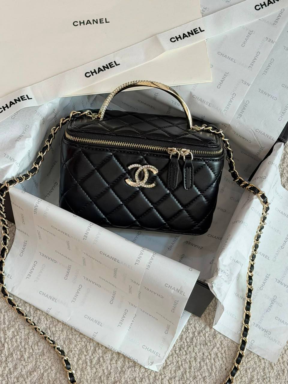 Chanel

210 dhs

Zain134
♥️♥️♥️