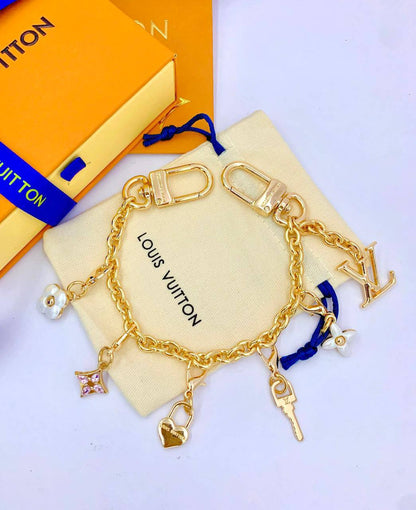 Keychain
80 dhs🪙🖤

Zain89
♥️♥️♥️