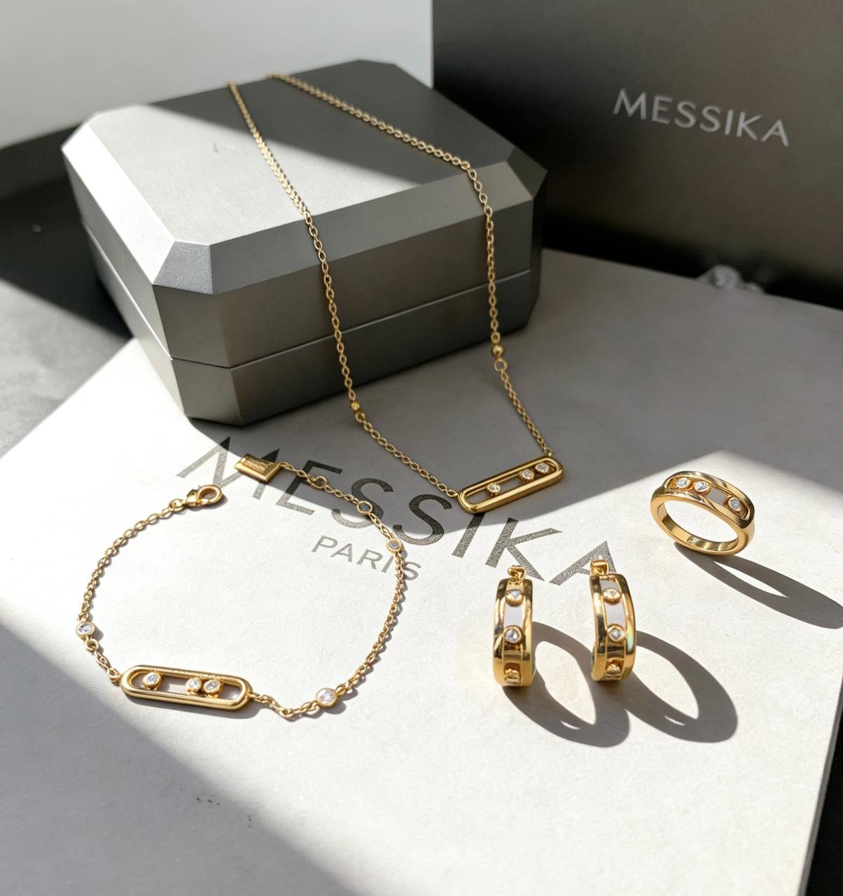 MESSIKA SET 
NECKLACE BRACELET EARRINGS RING WITH BOX AND PAPER BAG🛍️🎁 130 DHS✅

Zain89
♥️♥️♥️