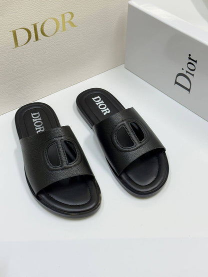 NEW CAME
MEN SLIPPER
DIOR
GOOD QUALITY
105 dhs🌺
39 TO 46

Zain40
♥️♥️♥️