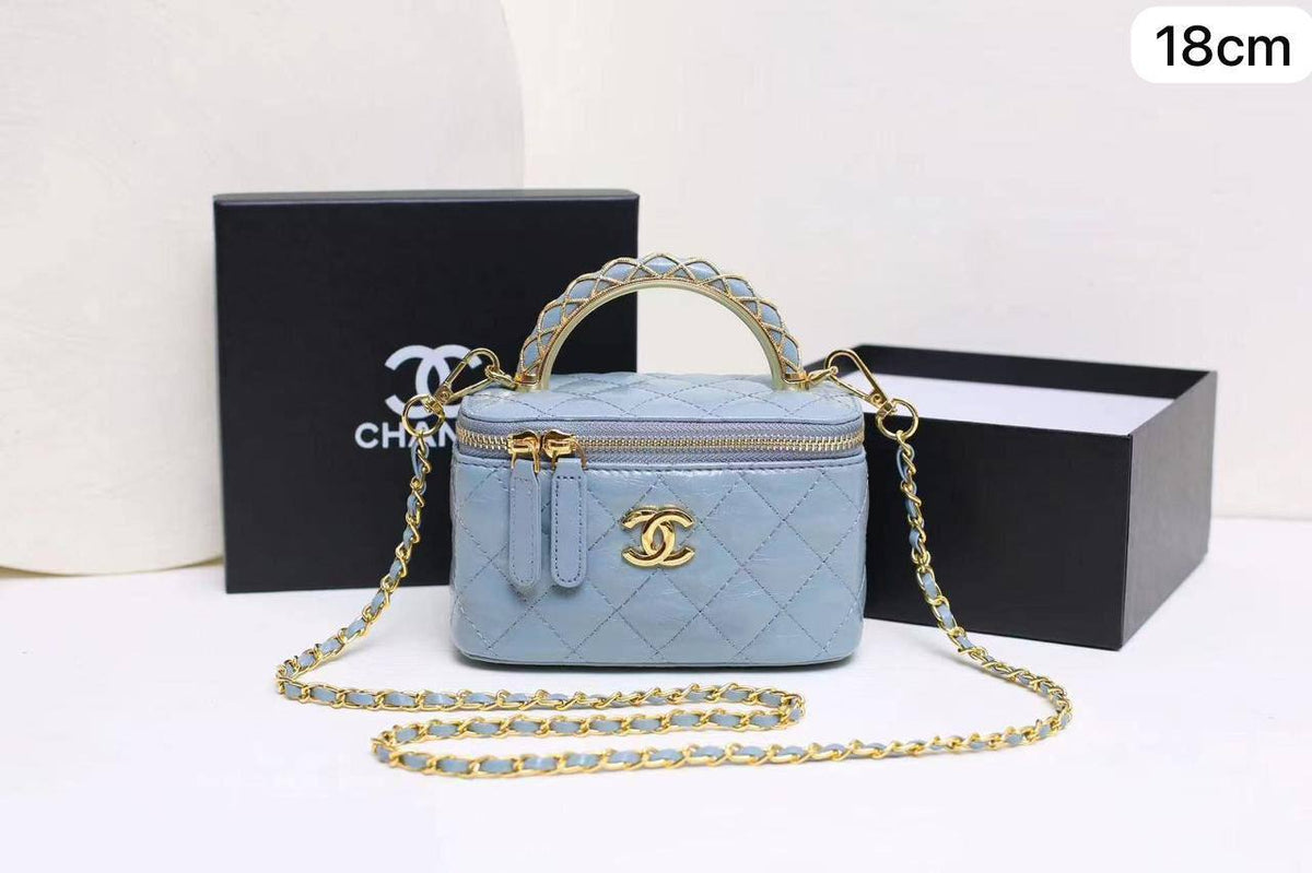 Chanel hot design

First quality +🎁

Size : 18  * 11 cm
95 dhs🇦🇪🇦🇪

 with box🎁

Zain115
♥️♥️♥️