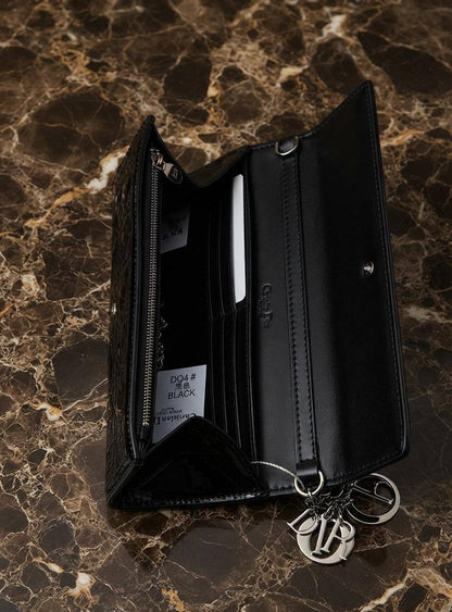 Dior

Good quality 

with box 

100 dhs🇦🇪🇦🇪

Zain186
♥️♥️♥️