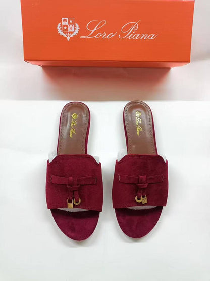 Slippers
65 dhs✅

Size 36-41

Zain161
♥️♥️♥️