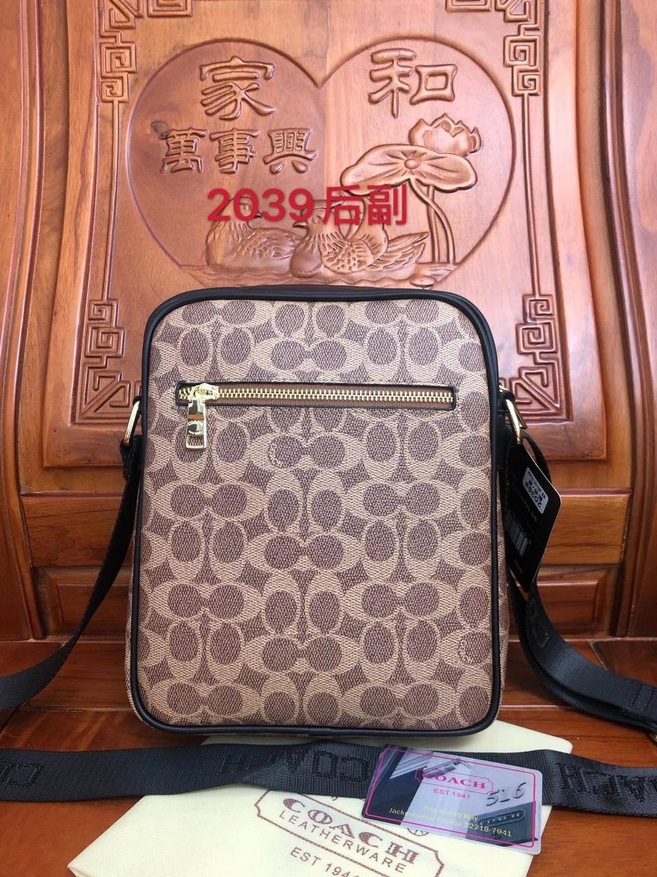 Coach
High quality 
85 dhs🇦🇪🇦🇪

Zain50
♥️♥️♥️