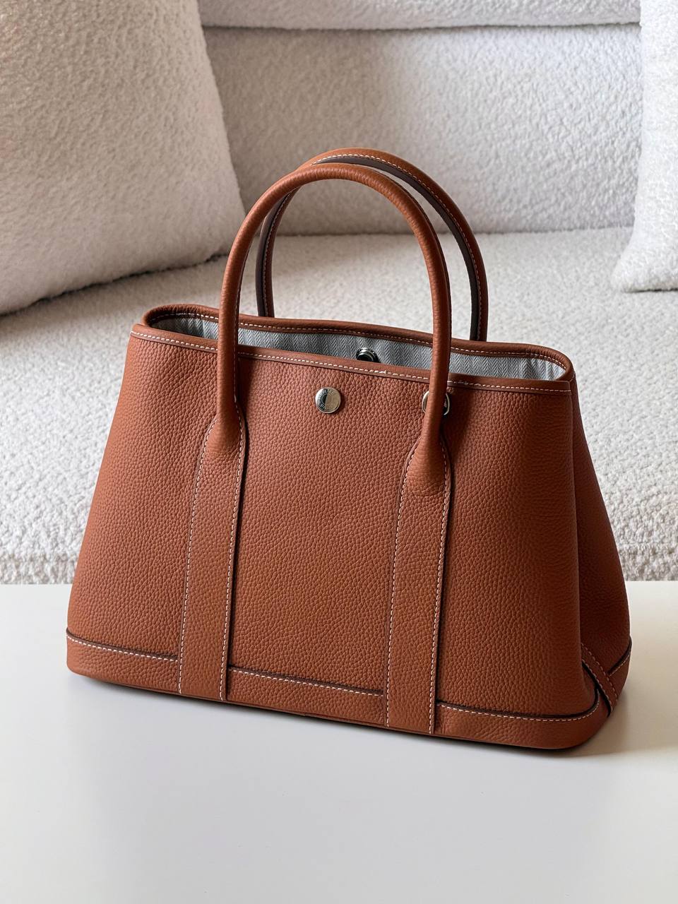 Hermes garden party 
💕master quality😍with box❤️
18 CM 340 dhs🪙🌨️
24 Cm 340 dhs🪙🌨️
30 CM 380 dhs🪙🌨️

Zain52
♥️♥️♥️