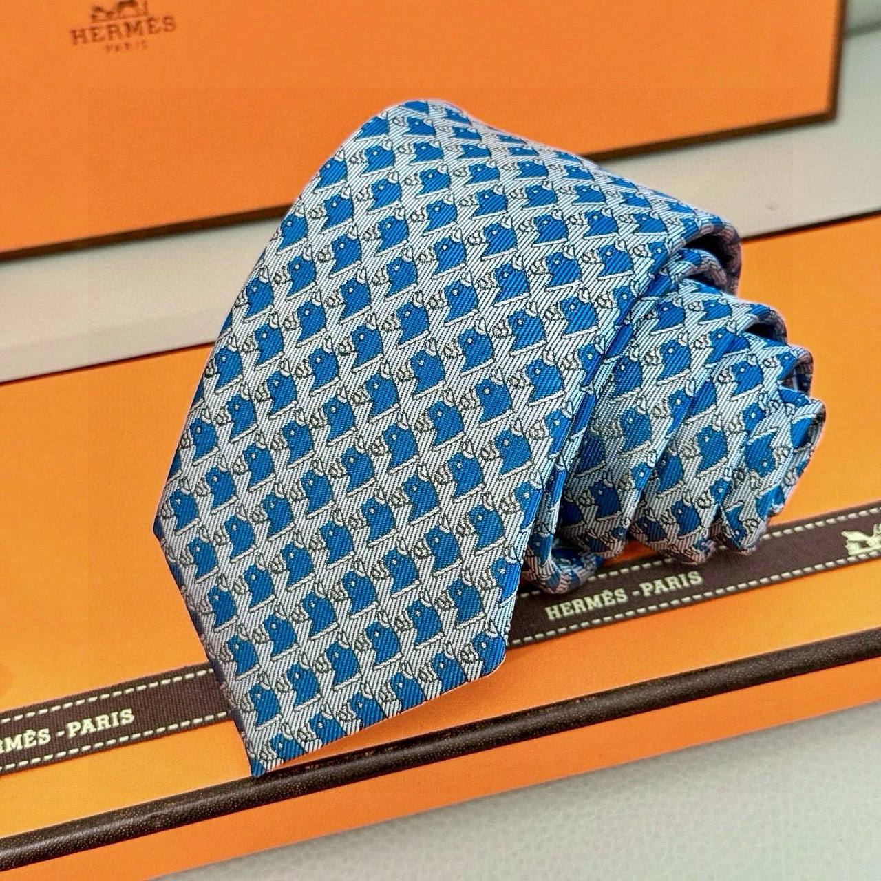 *Tie*
*Master quality*
180 dhs🪙💕

Zain179
♥️♥️♥️