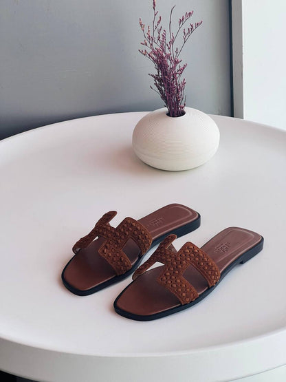 New Hermes🌹
Size 36_41
Super high quality 🌹
390 dhs🪙💚

Zain176
♥️♥️♥️