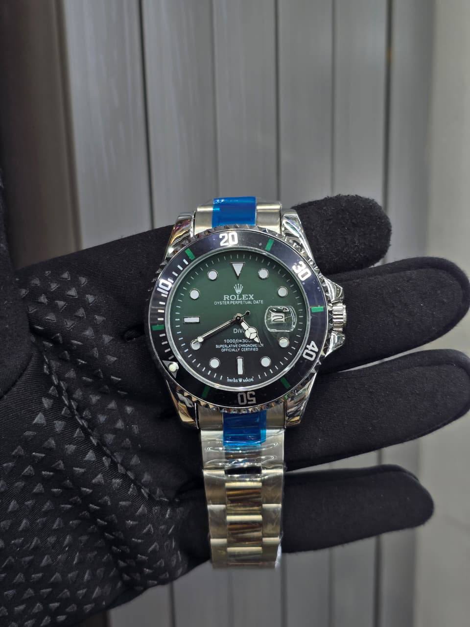 Rolex Men
65 dhs🪙🌨️
*Battery*

Zain29
♥️♥️♥️