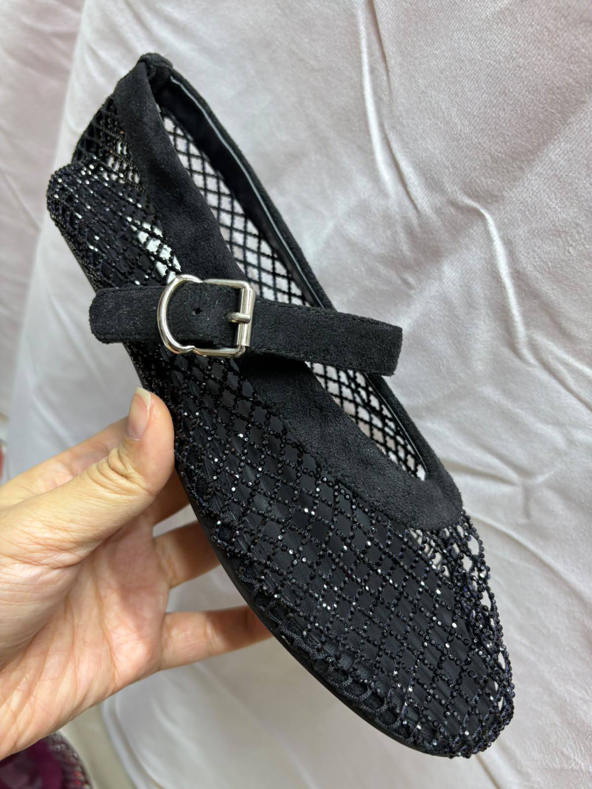 Alaia

150 dhs🇦🇪🇦🇪🇦🇪

35 to 41 
Zain145
♥️♥️♥️