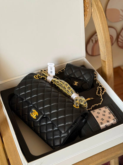 New Collection✨✨✨
CHANEL
25cm
450 dhs✅
*FULL SET(GIFT BOX)😍😍*
*MASTER QUALITY*
With box

Zain167
♥️♥️♥️