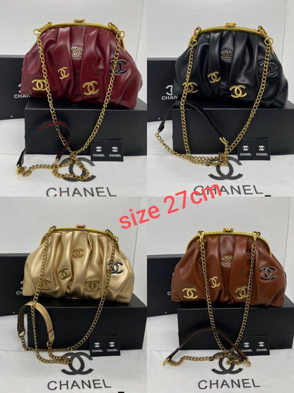 Chanel
New Design 
Good Quality 
With Box 
🎁🎁🎁

115 dhs🪙🌨️

Zain250
♥️♥️♥️
