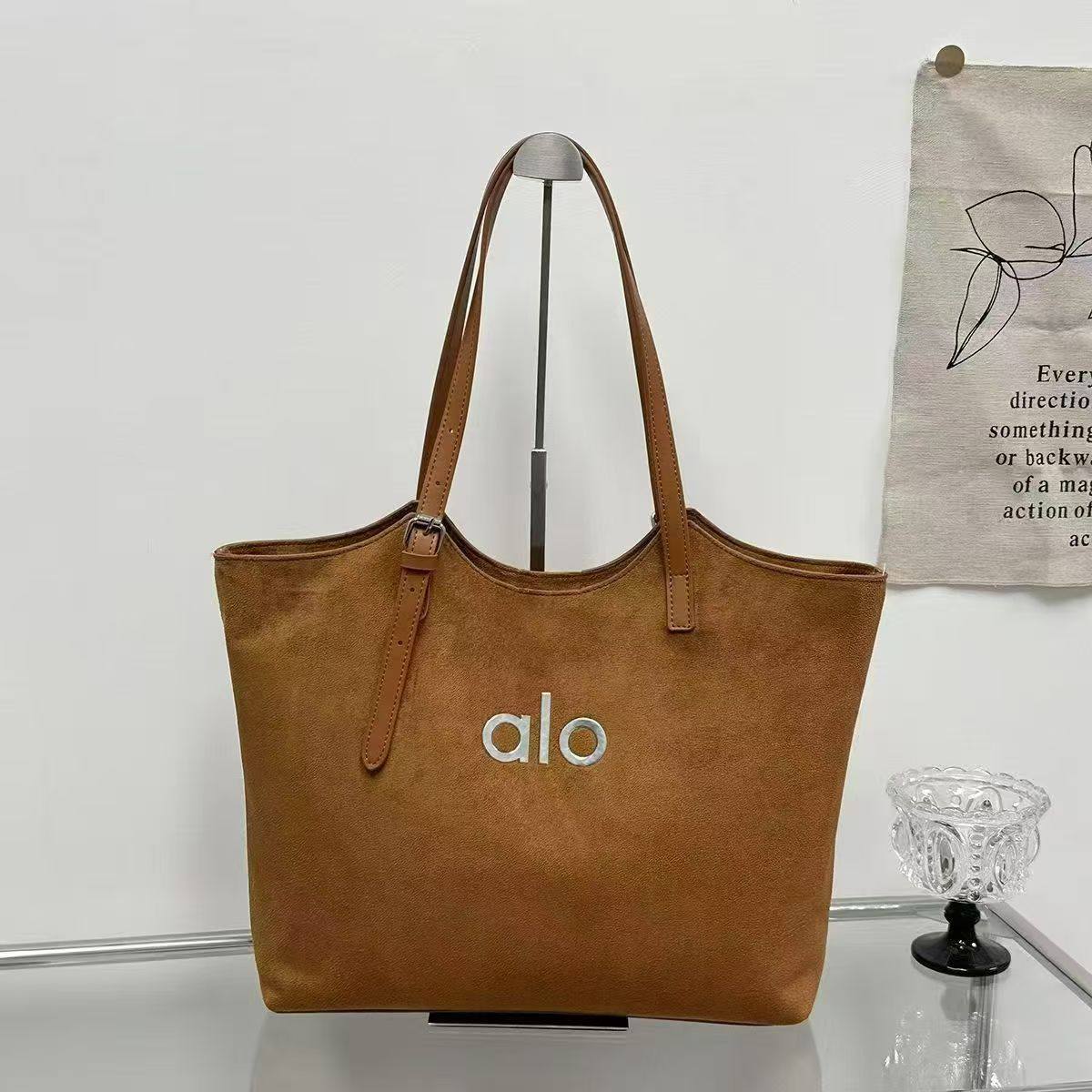 Alo
70 dhs✅
size 40cm

Zain26
♥️♥️♥️