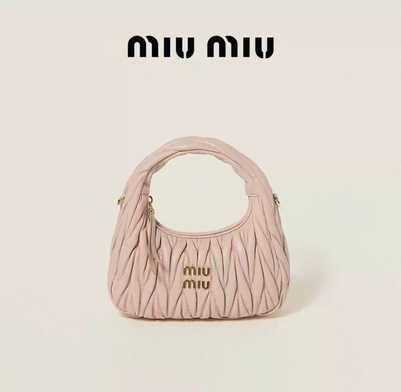 Miu Miu
95 dhs✅
size：20cm
High-quality 

with box
🎁🎁🎁

Zain35
♥️♥️♥️