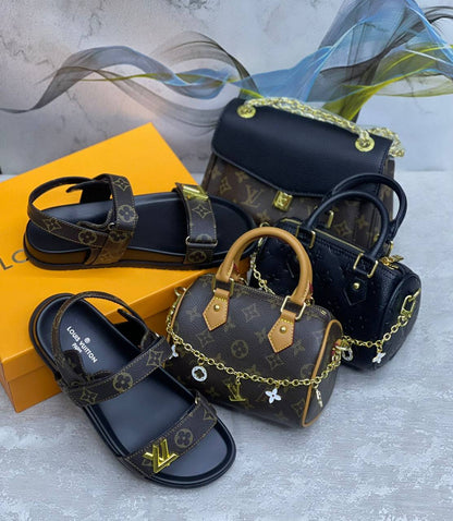 LV Set
195 dhs💓

size. 36 to 41

Zain175
♥️♥️♥️